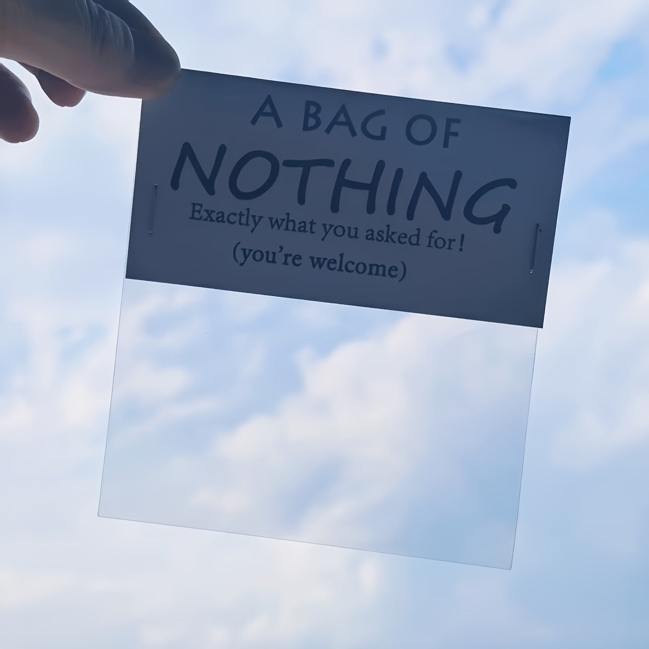 Scherzgeschenk – „A Bag of Nothing“