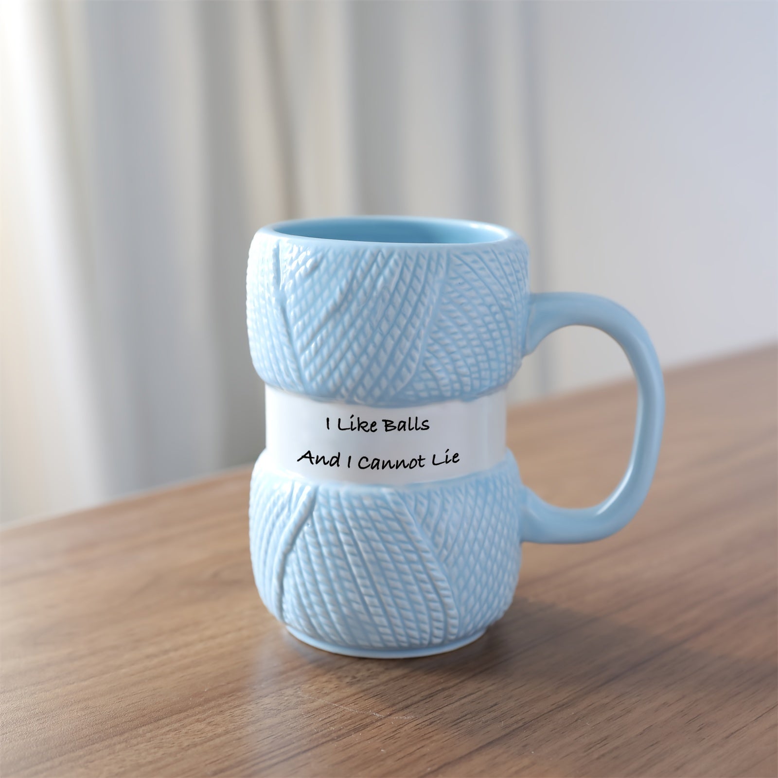 Keramiktasse im Strickdesign