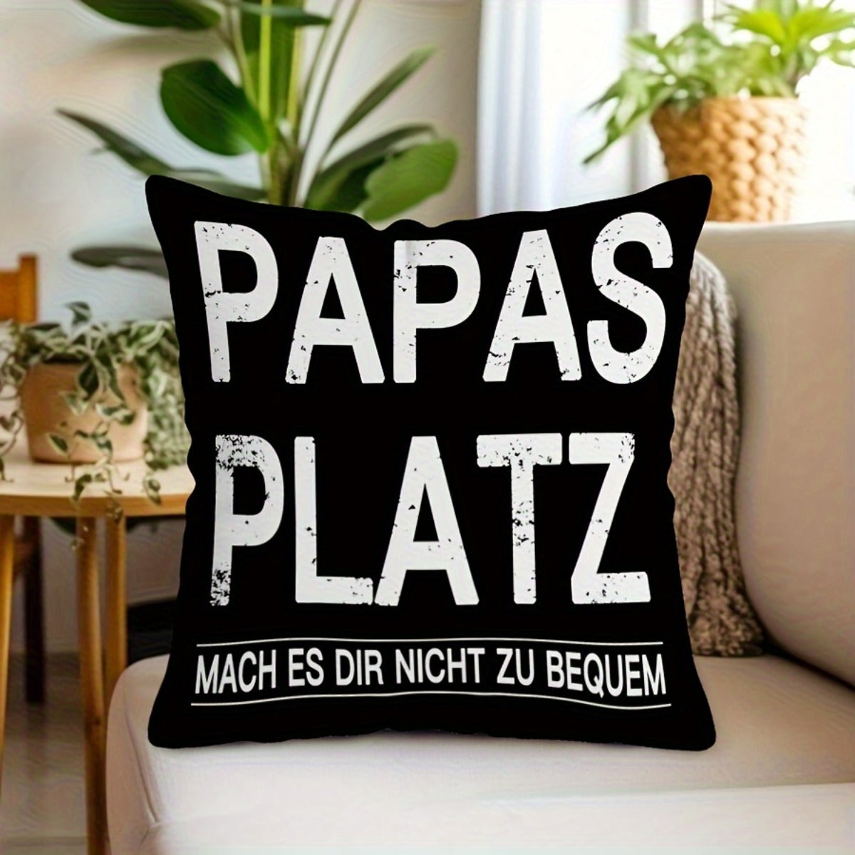 Kissenhülle – „Papas Platz – Mach es dir nicht zu bequem“