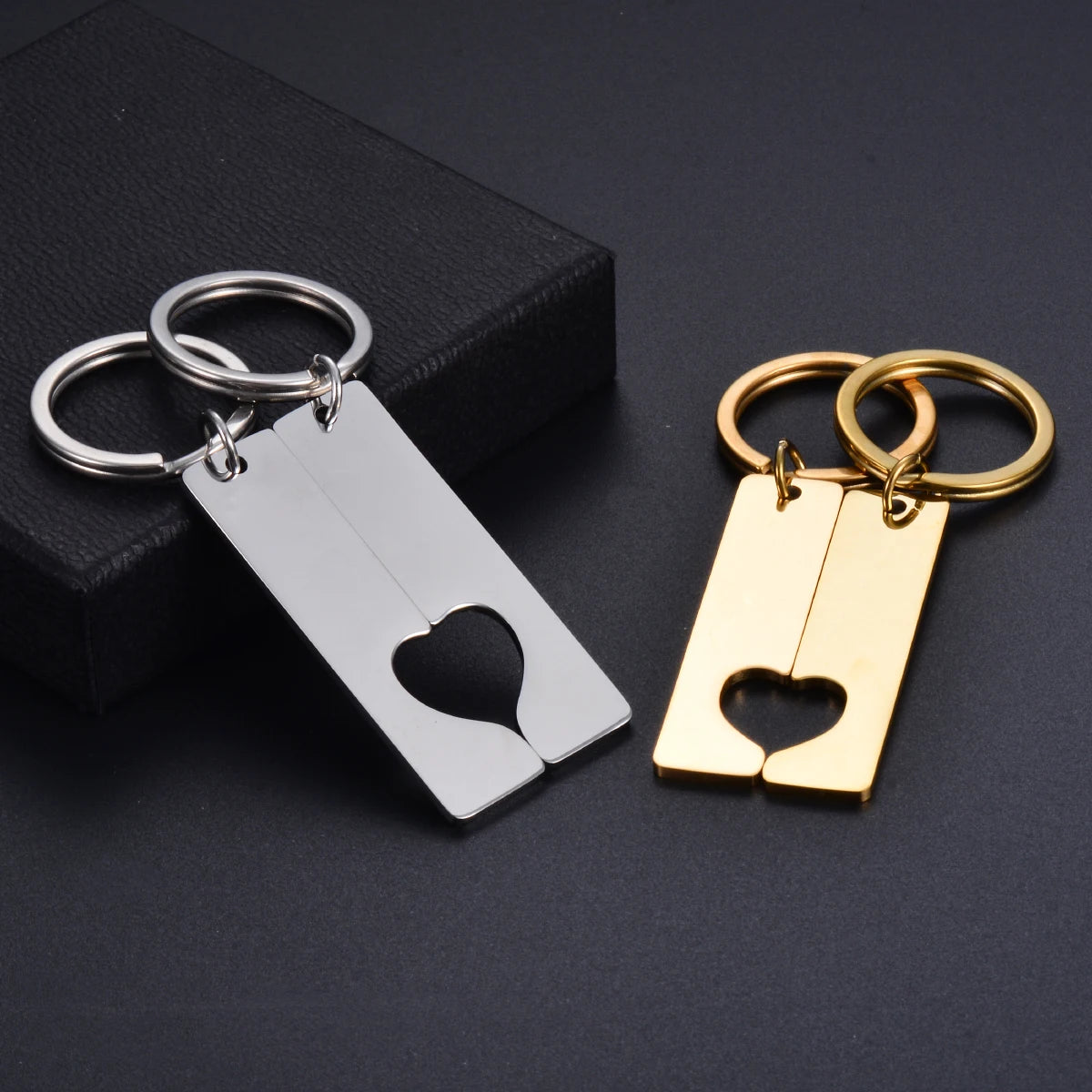 Partner Schlüsselanhänger – Geteiltes Herz aus Metall