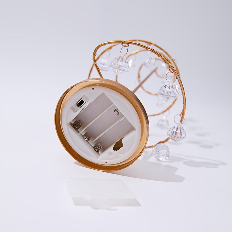 Metall-Weihnachtsbaum mit warmem Licht & Kristallanhängern